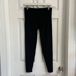 Assets by Spanx Leggings Black Size XL Pull On Cropped